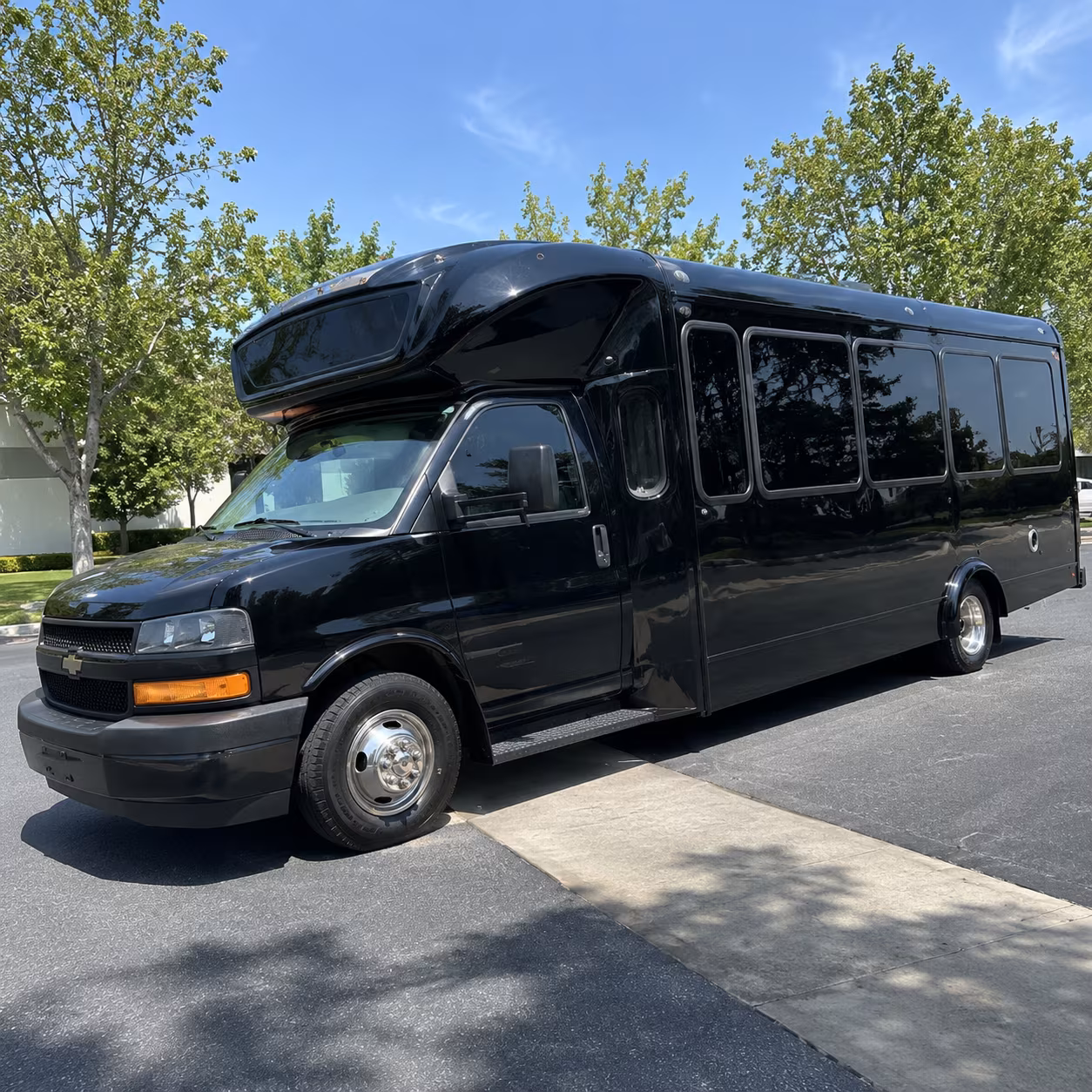 gresham 15 passenger party bus